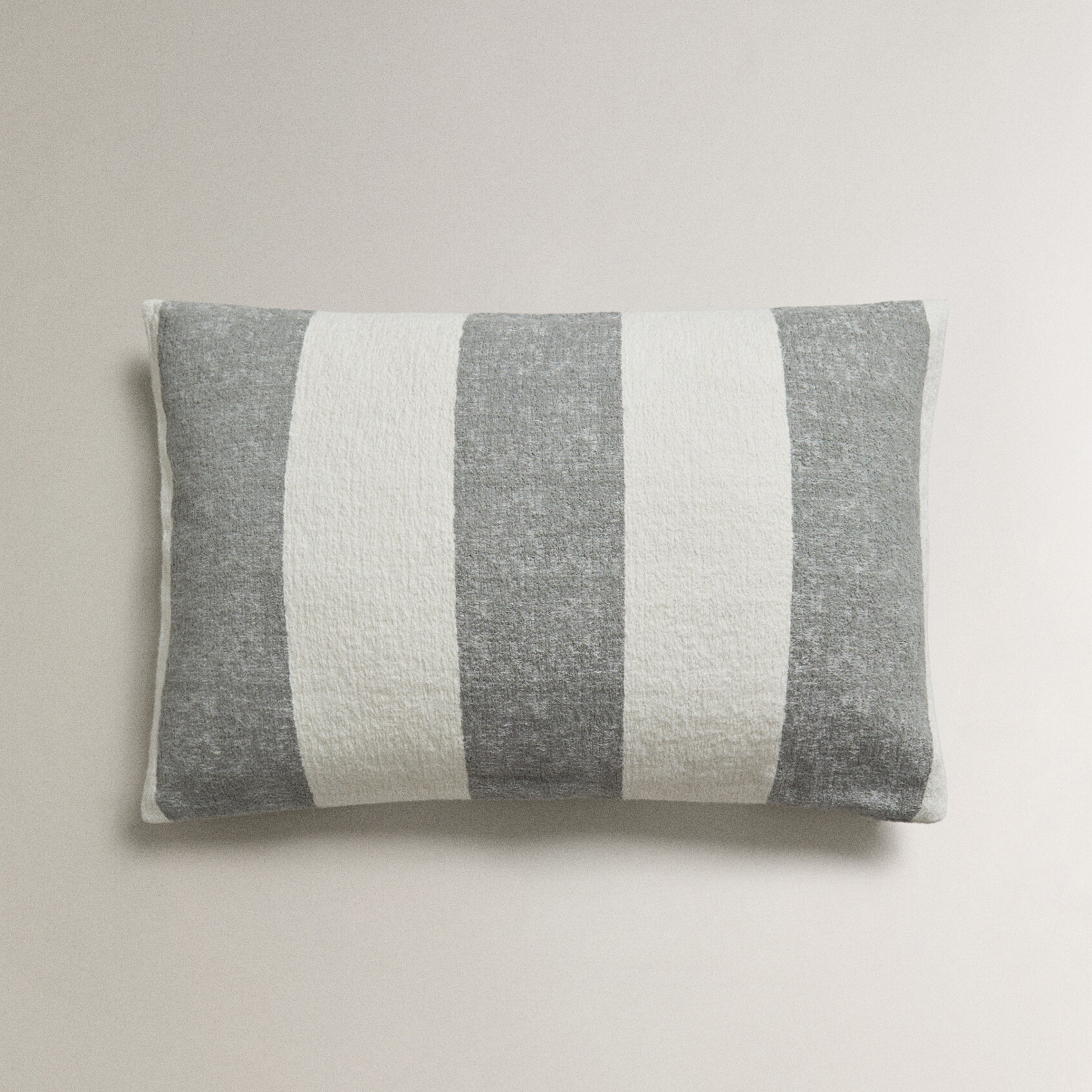 

Чехол для подушки Zara Home Thick Stripe, 50х75 см