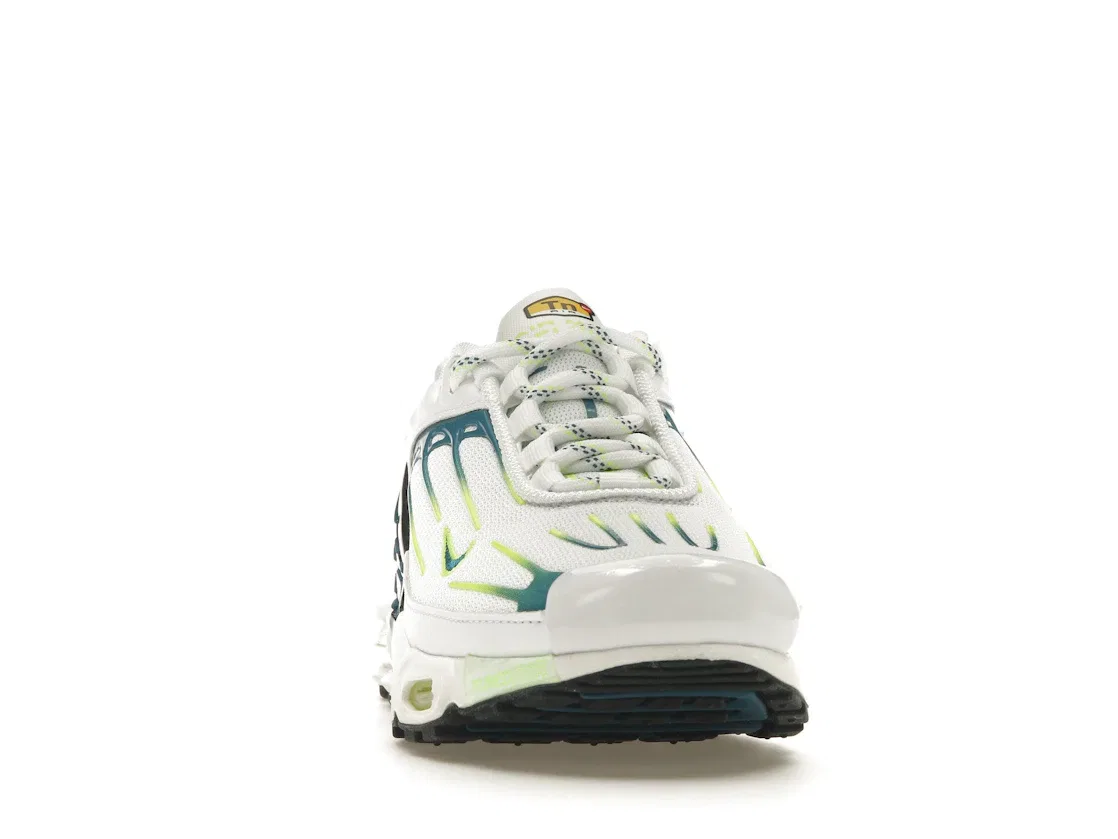 Детские кроссовки Lifestyle Nike Air Max Plus 3, White/Volt/Black/Marina — фото 2