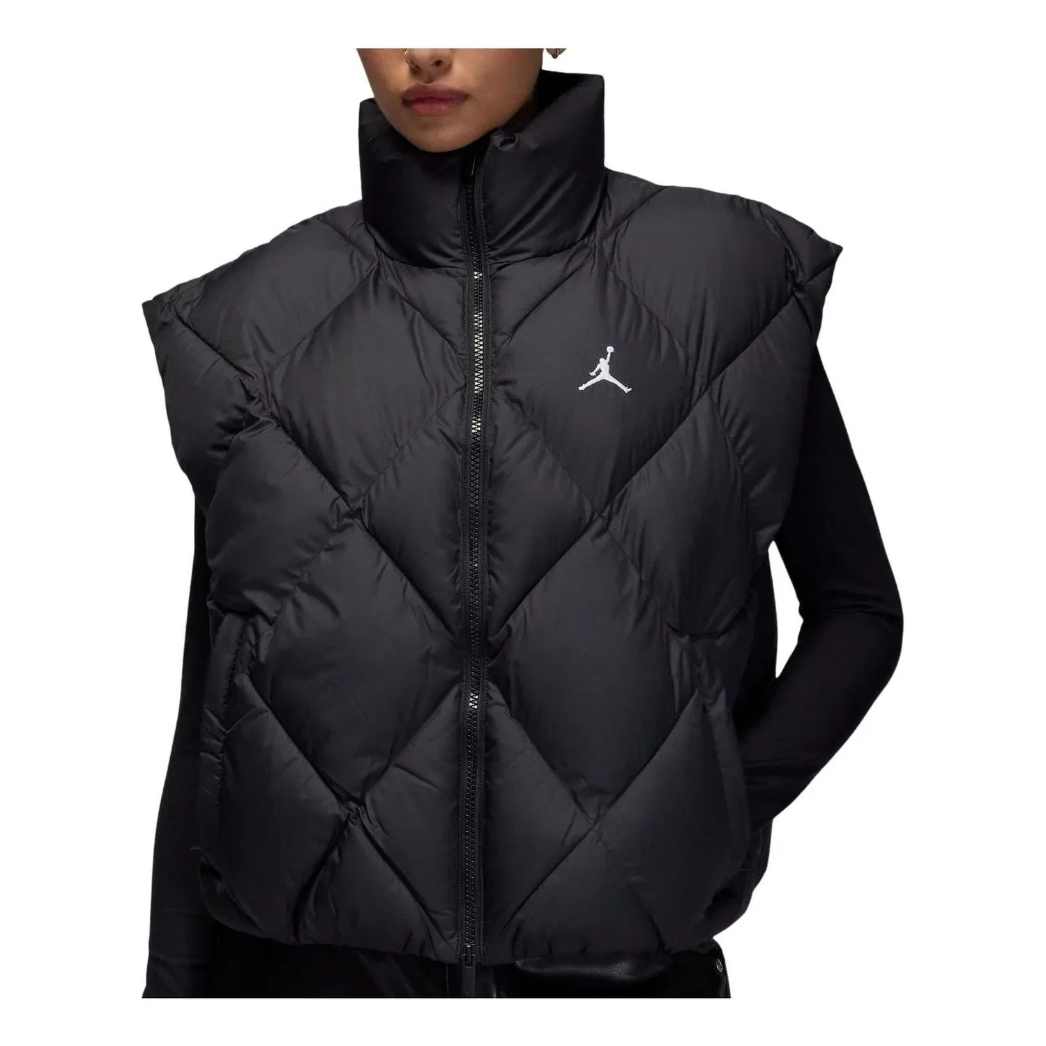 Женский жилет Air Jordan Brooklyn Therma-FIT Quilted Puffer Vest 'Black White' Jordan, Black/White