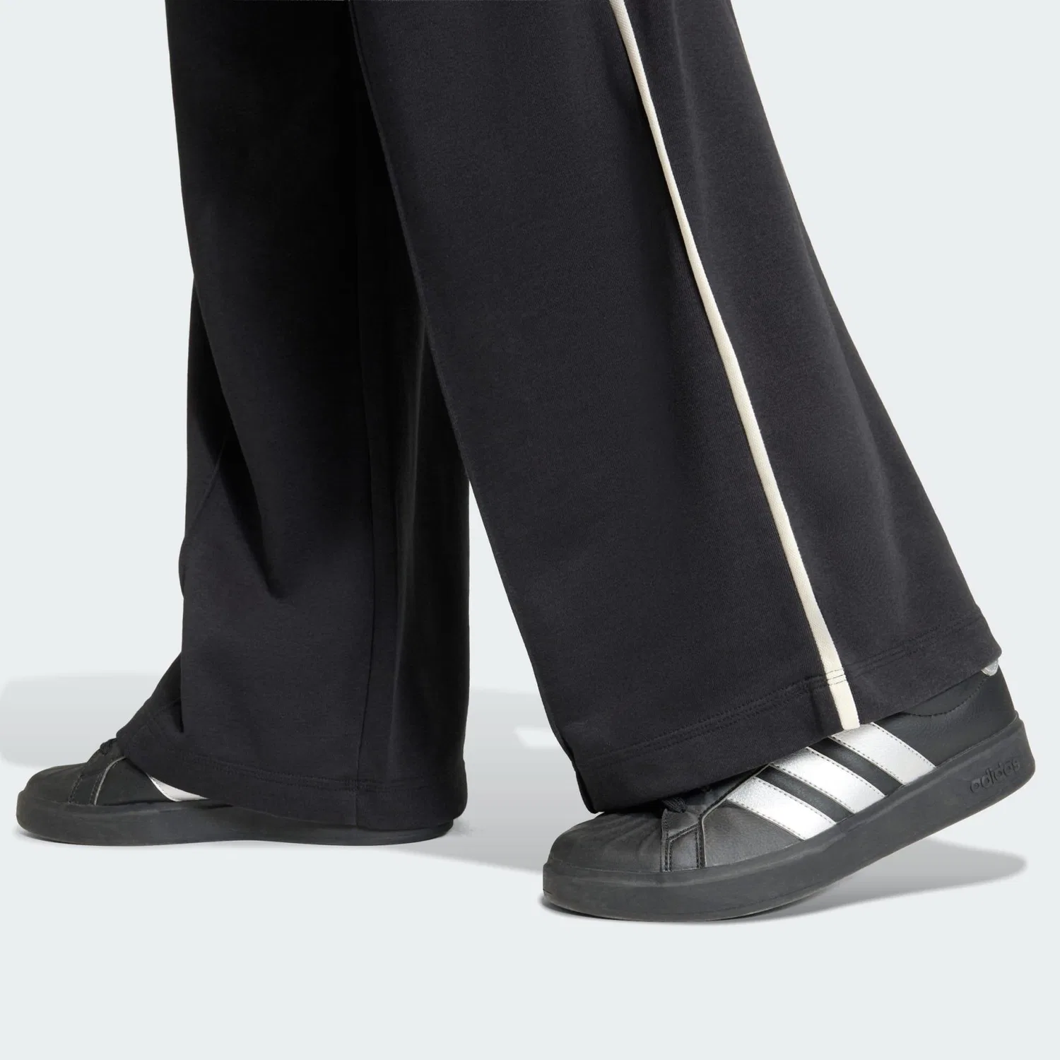 Женские спортивные брюки с принтом Seasonal Essentials Colourpop Adidas, Schwarz Weiss — фото 4