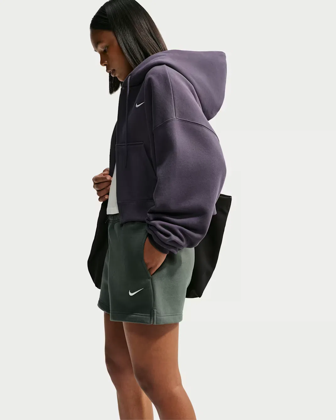 Женские шорты со средней посадкой Nike Studio Fleece Medium Weight, Camo Green/Sail — фото 4