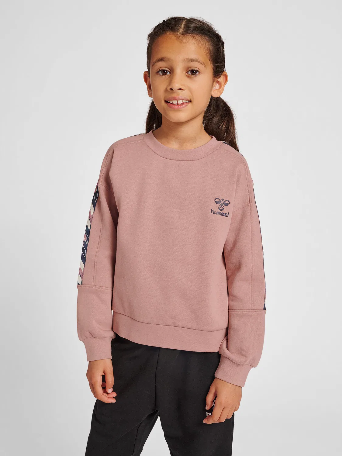 Детский свитшот с длинным рукавом Hmlzoe Hummel, Violett Hellrosa Blutenblattbeige