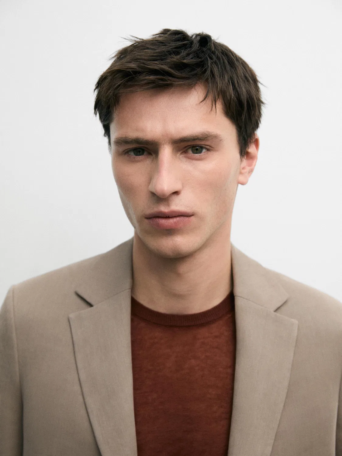 Приталенный блейзер из 100% льна с карманами Massimo Dutti, бежевый — фото 4