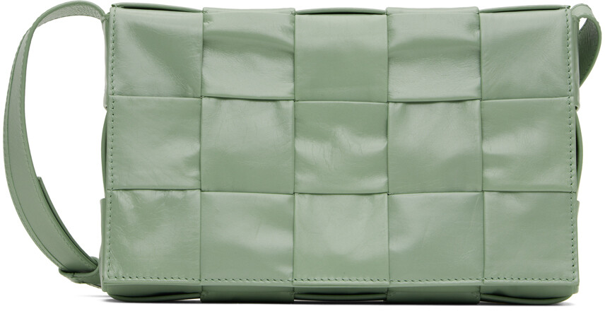 

Зеленая сумка-кассета Bottega Veneta, цвет New sauge/Silver