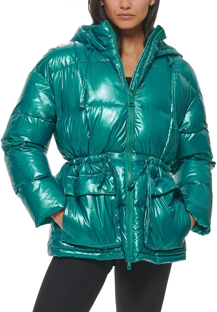

Levi's Женская утепленная куртка Megan с капюшоном и регулируемой талией, Polished Emerald