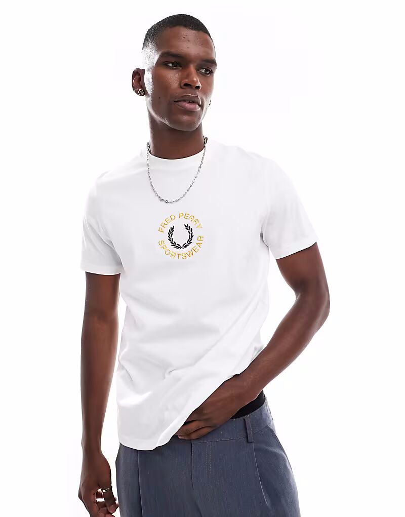

Футболка Fred Perry Sportswear с графическим принтом белого цвета