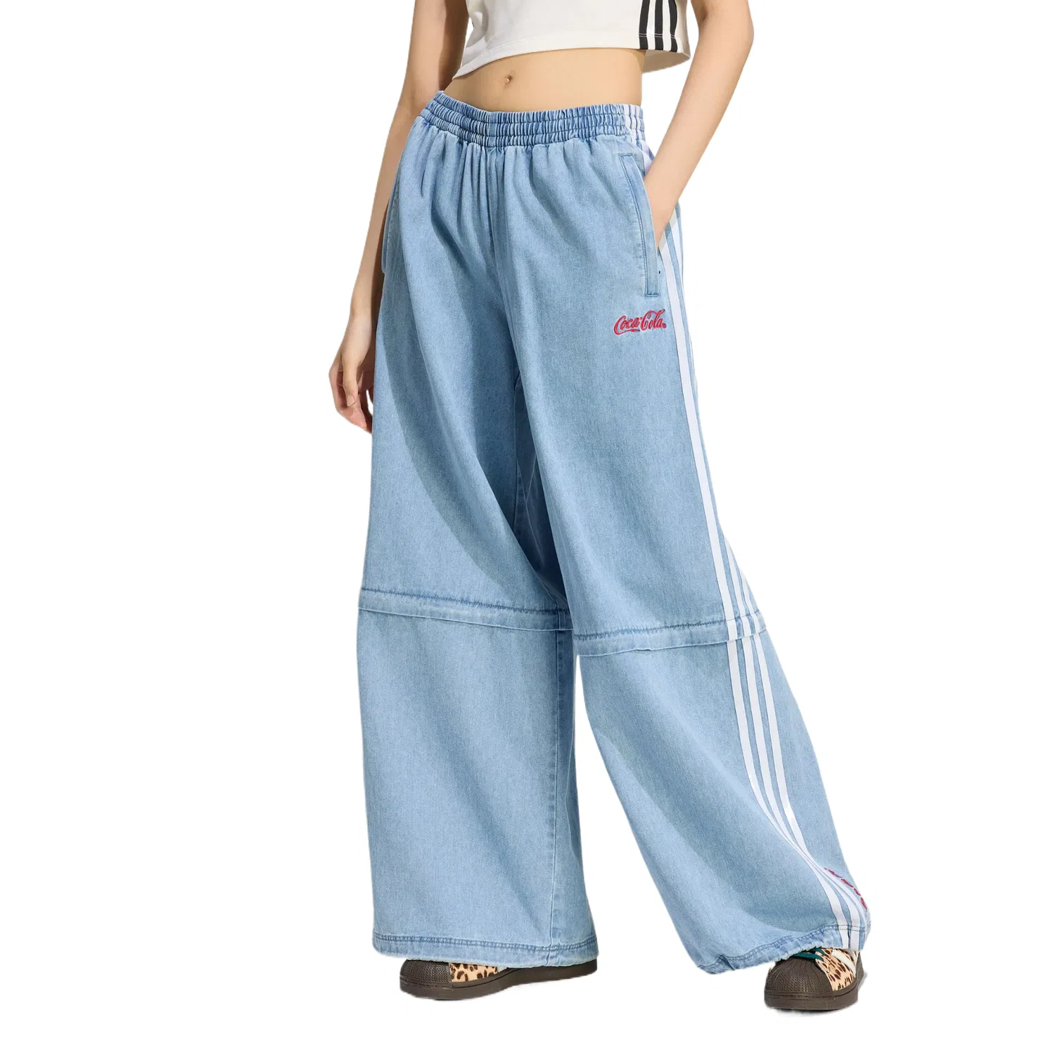 Джинсы женские с широкими штанинами Adidas Originals X Coca Cola Light Denim Blue — фото 3