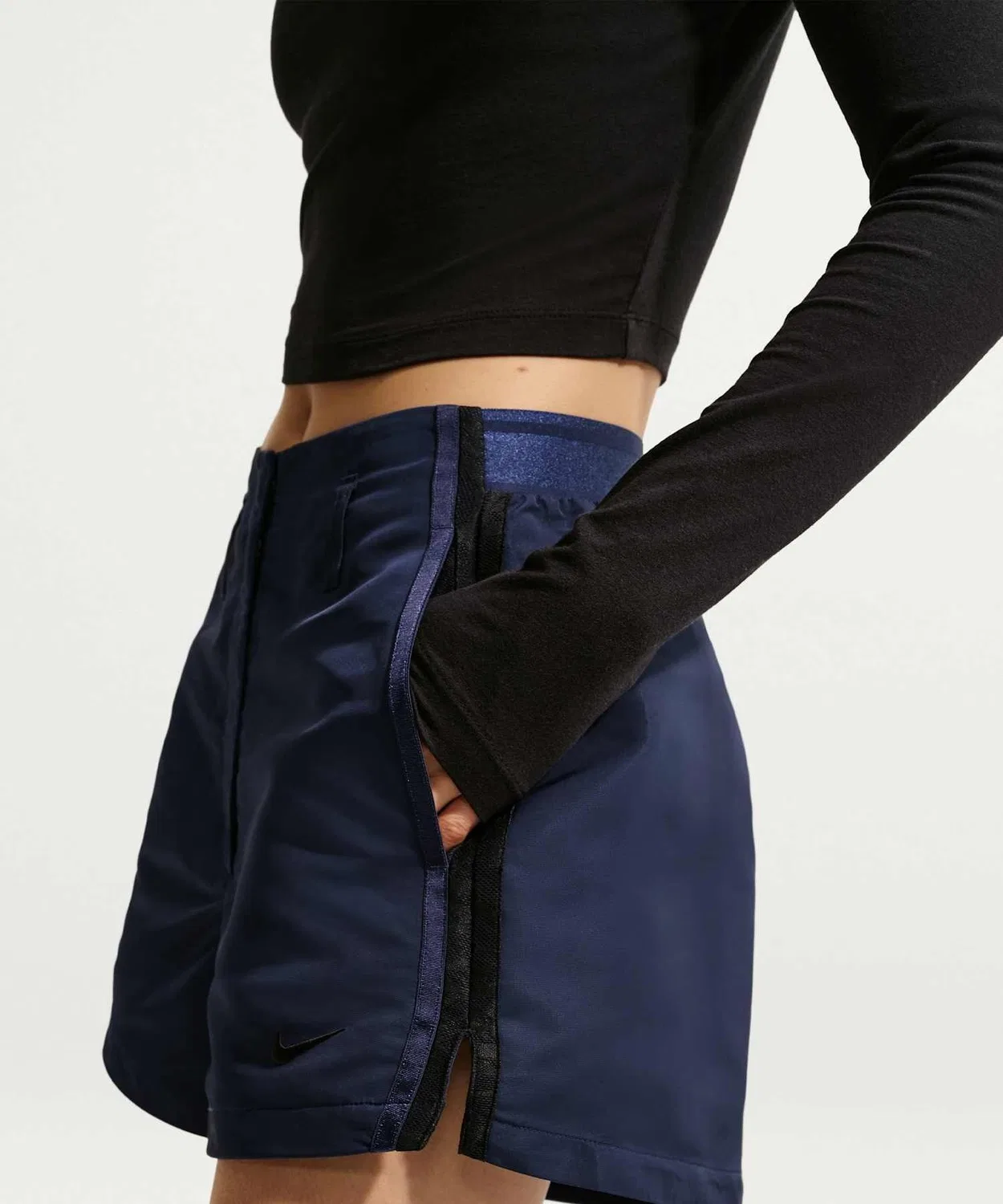 Женские шорты с высокой посадкой с брендовым логотипом Nike, Midnight Navy — фото 4