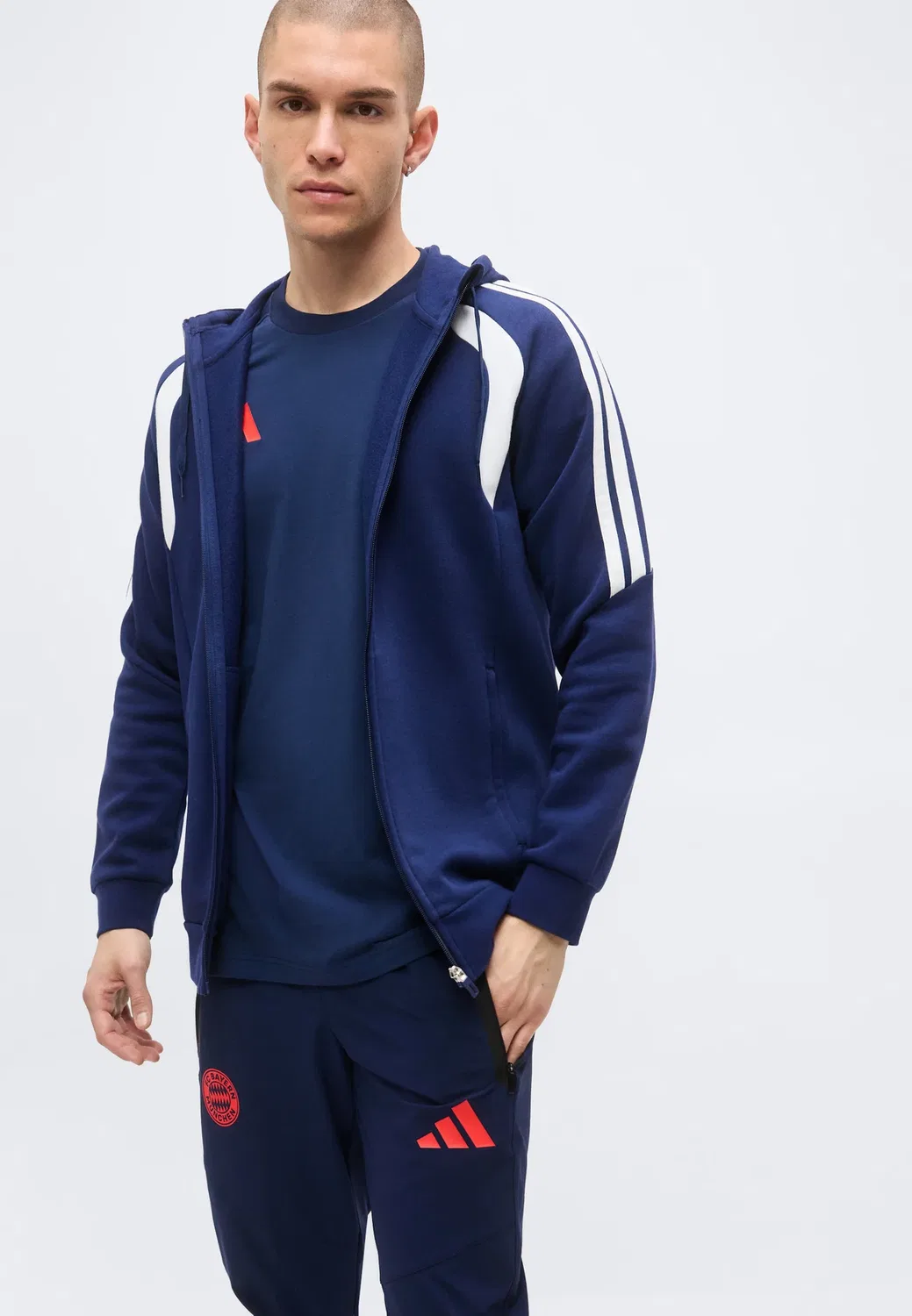 Брюки для путешествий ФК Бавария Мюнхен Tiro - клубная одежда Adidas Performance, Night Indigo/Hi-Res Red — фото 4