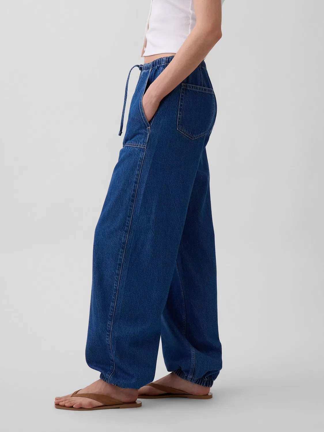 Джинсы баррель Gap UltraSoft Dark Wash — фото 3