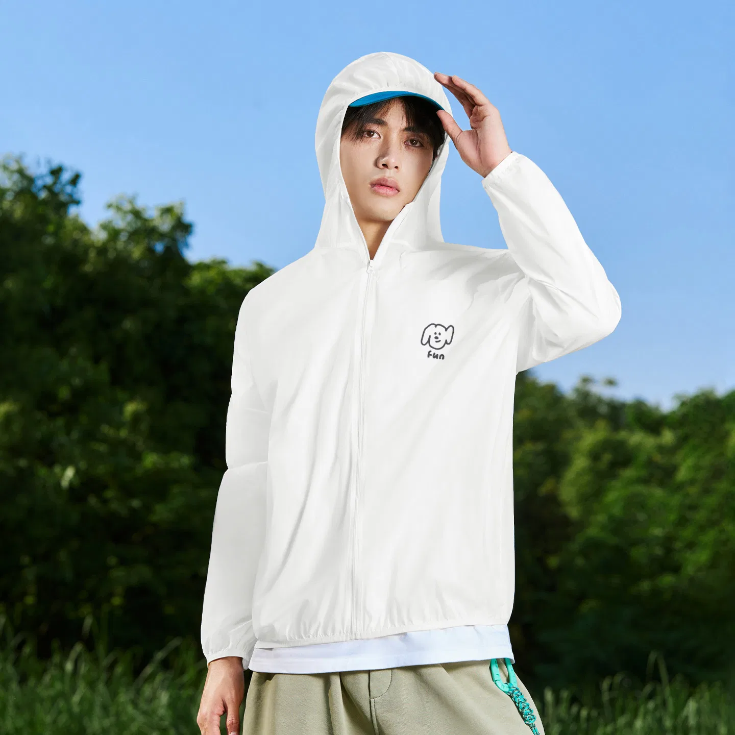 Детская куртка для защиты от солнца с принтом MINISO, White (Ma Xiu Dog Journal Chest Logo) — фото 3
