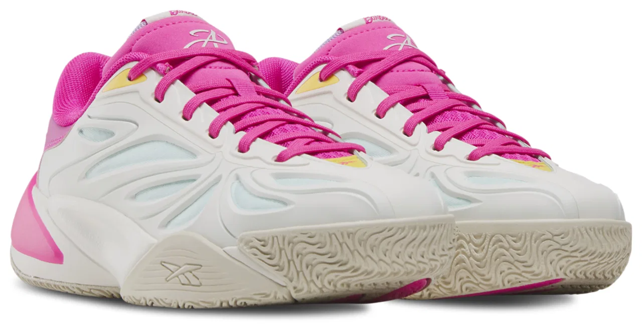 Детские баскетбольные кроссовки для девочек с принтом Barbie x Angel Reese Reebok, Chalk Purple Pink — фото 2