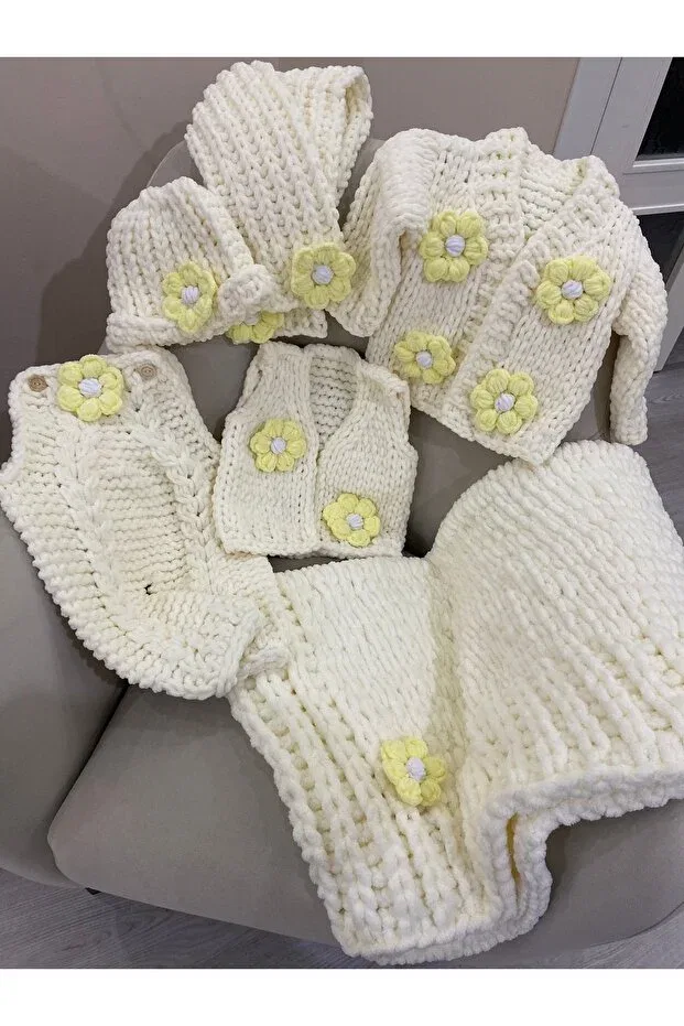Детский комплект с цветочным принтом Puffy daisy set Örgü Yumağim, Nude Color — фото 2