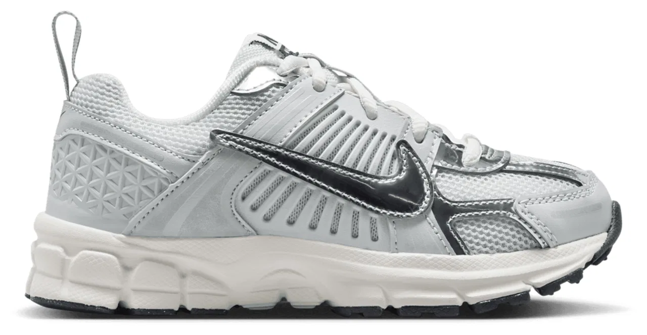 Кроссовки для мальчиков Vomero 5 Nike, цвет Gray/Silver/Black