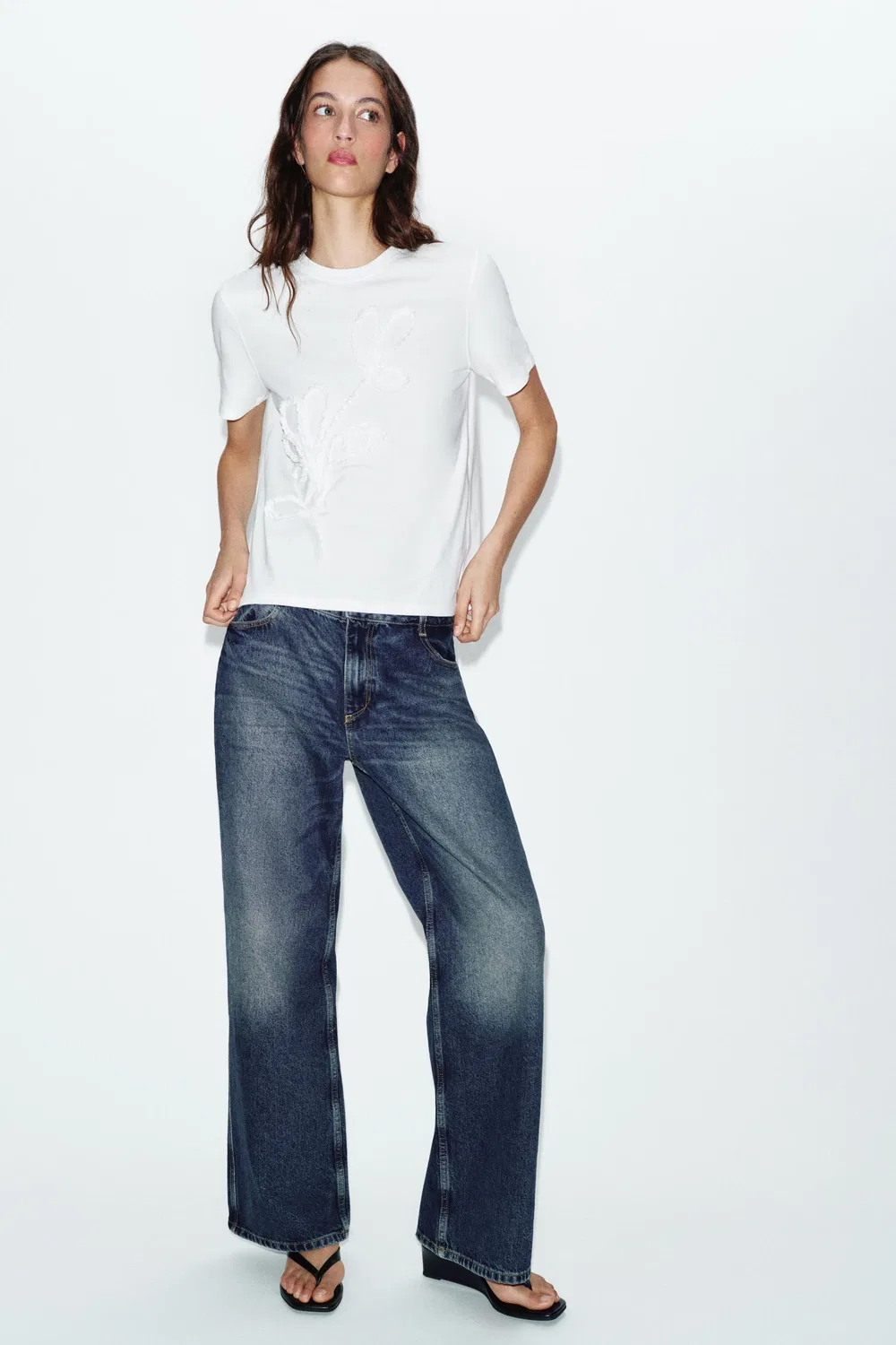 Футболка с рельефным цветочным рисунком ZARA, White