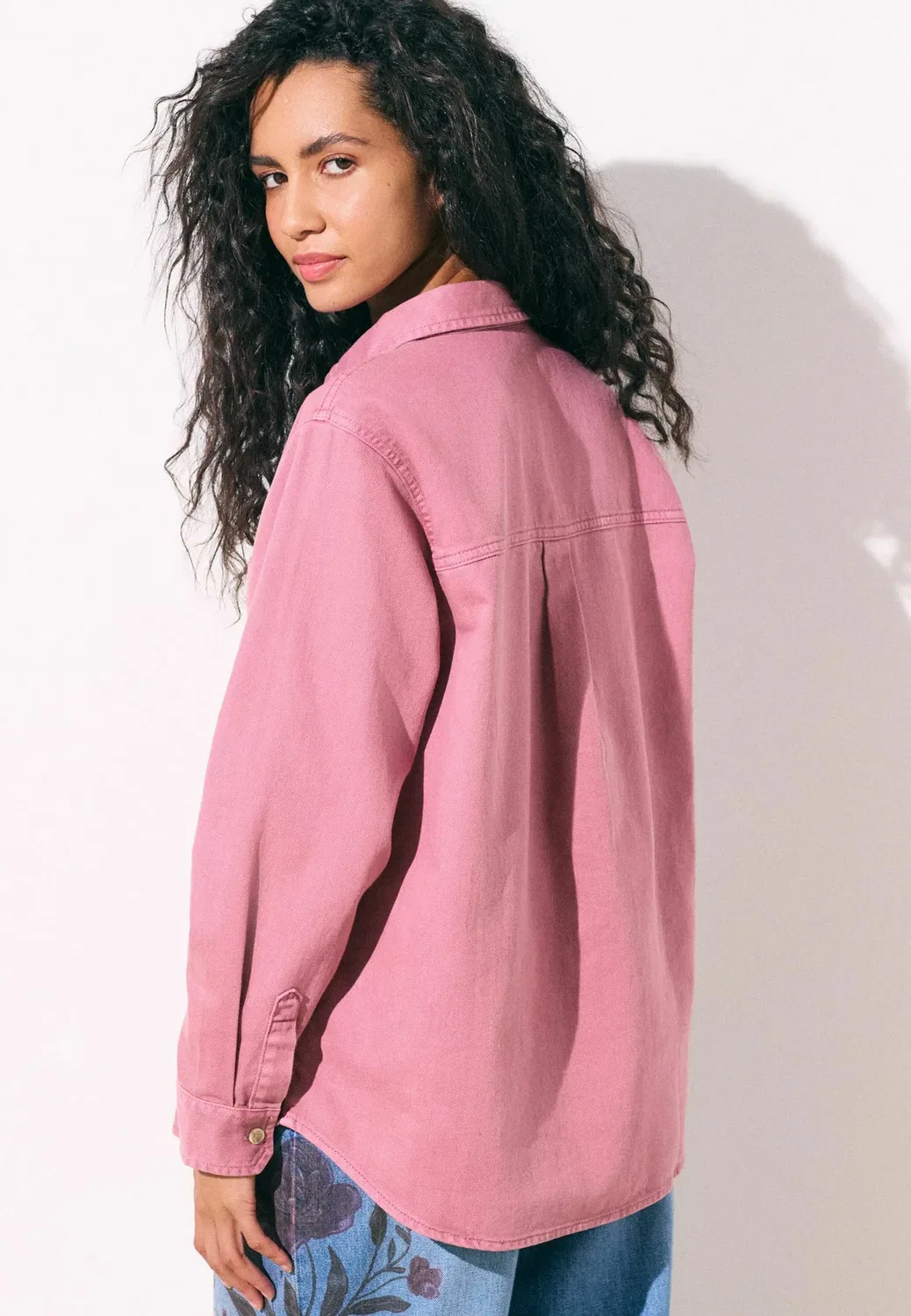 Джинсовая рубашка с длинными рукавами свободного кроя - рубашка Next, Dark Pink — фото 3