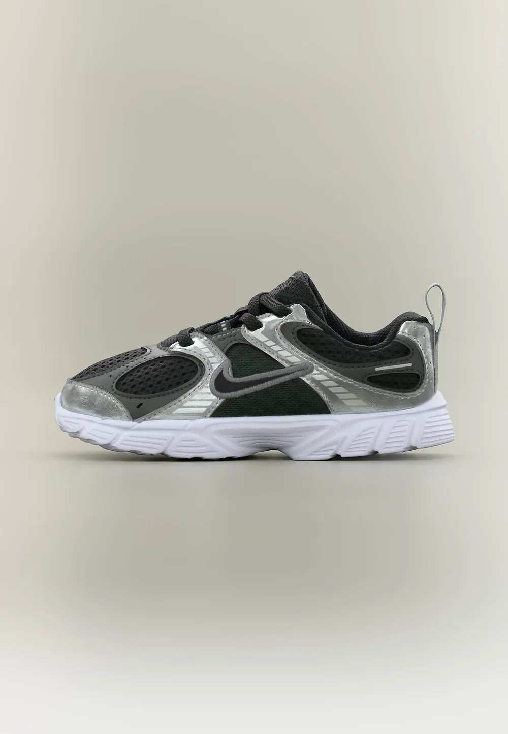 V5 rnr e bt унисекс - кроссовки Nike Sportswear, Black/Anthracite/Smoke Grey/Metallic Silver-Coloured/White