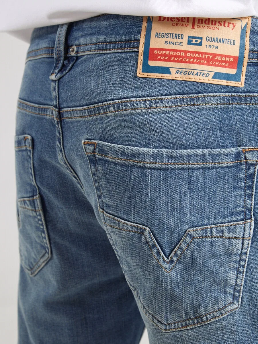 Джинсы DIESEL Regular Jeans '1985 LARKEE' синего цвета — фото 3