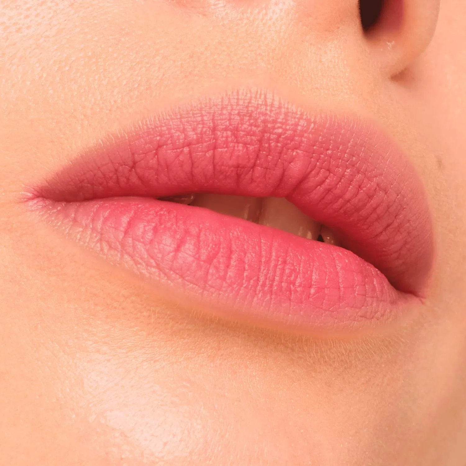 Матовая помада Catrice Blur-Real Matte, оттенок 040 Muted Romance, набор 3 шт. по 3 г, розовый — фото 4