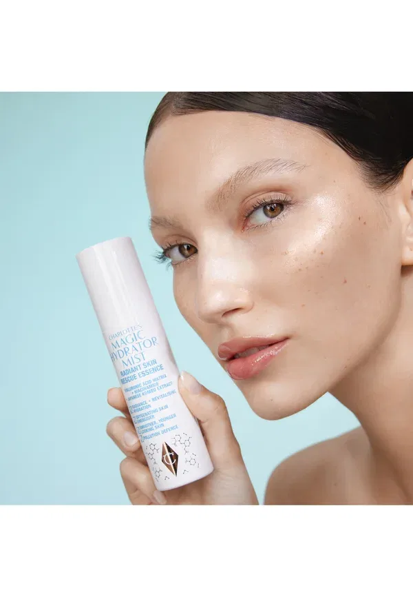 Увлажняющий спрей-тоник Charlotte's Magic Hydrator Mist 75 мл Charlotte Tilbury — фото 4