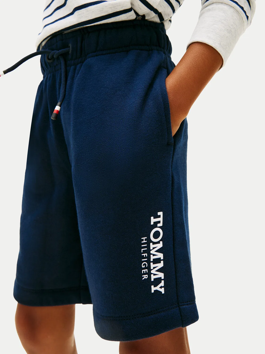Спортивные шорты стандартного кроя для мальчика Monotype Print Tommy Hilfiger, темно-синий — фото 4