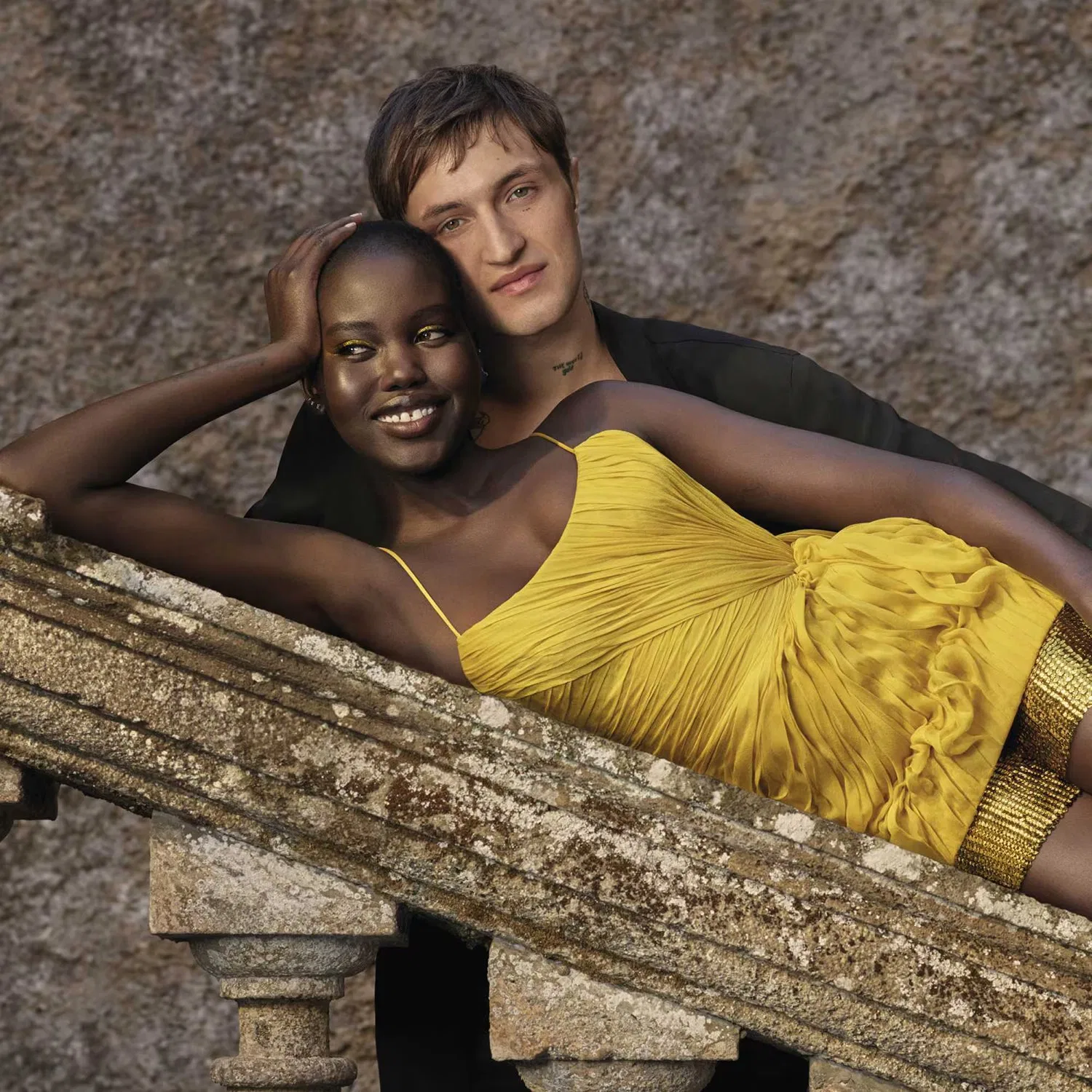 Парфюмерная вода VALENTINO Donna Born in Roma Yellow Dream, 100 мл — фото 4