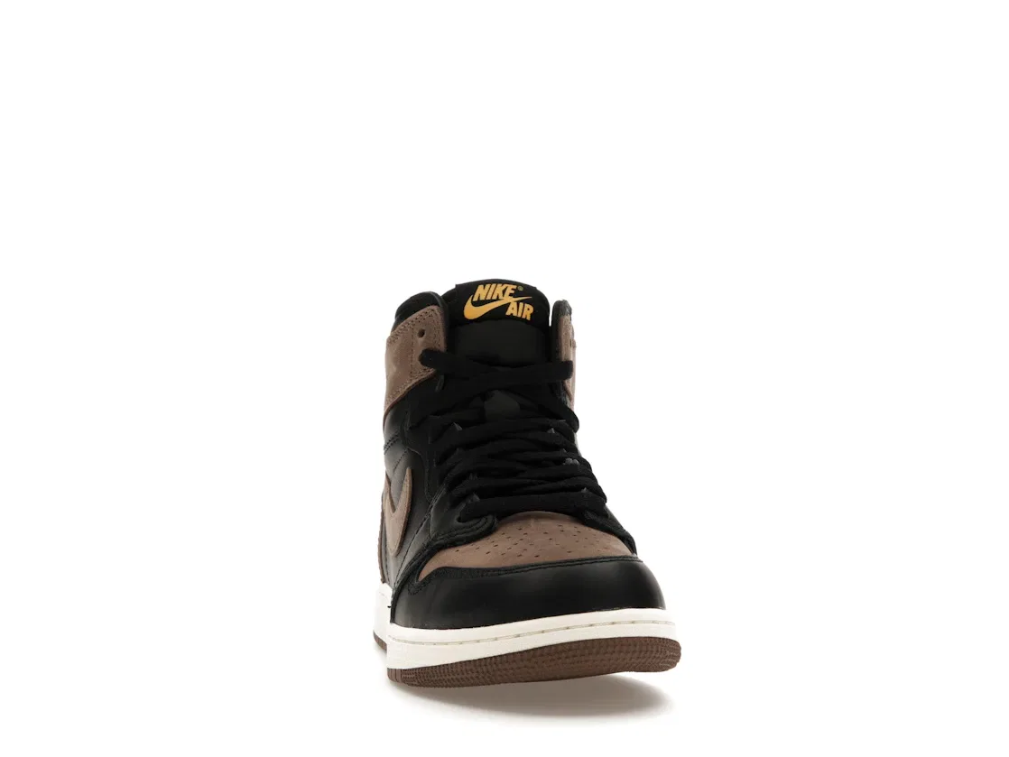 Детские кроссовки высокие с замшевыми накладками Jordan 1 Retro High OG, Black/Metallic Gold/Palomino/Sail — фото 2