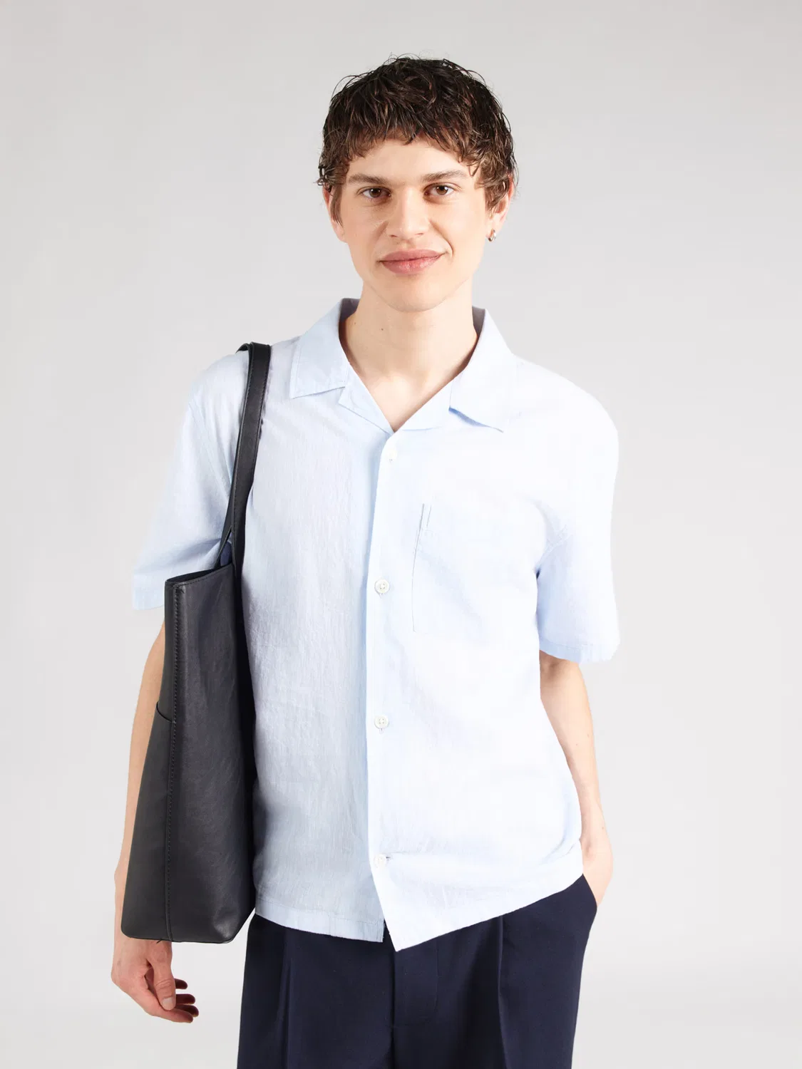 Рубашка Gap Comfort fit на пуговицах, пастельно-голубого цвета — фото 3