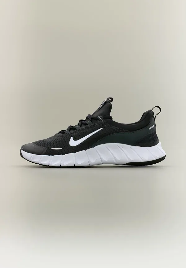 Кроссовки с защитой от холода Free Ride Unisex Nike Performance Black/White/Anthracite, белый/черный