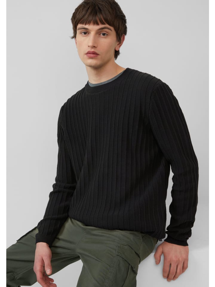 

Свитер QS, черный