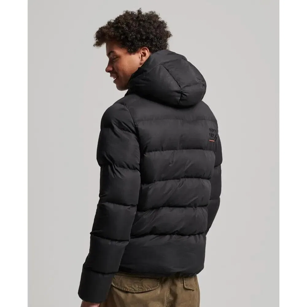 Мужская спортивная куртка с капюшоном из микрофибры Superdry, Черная — фото 4