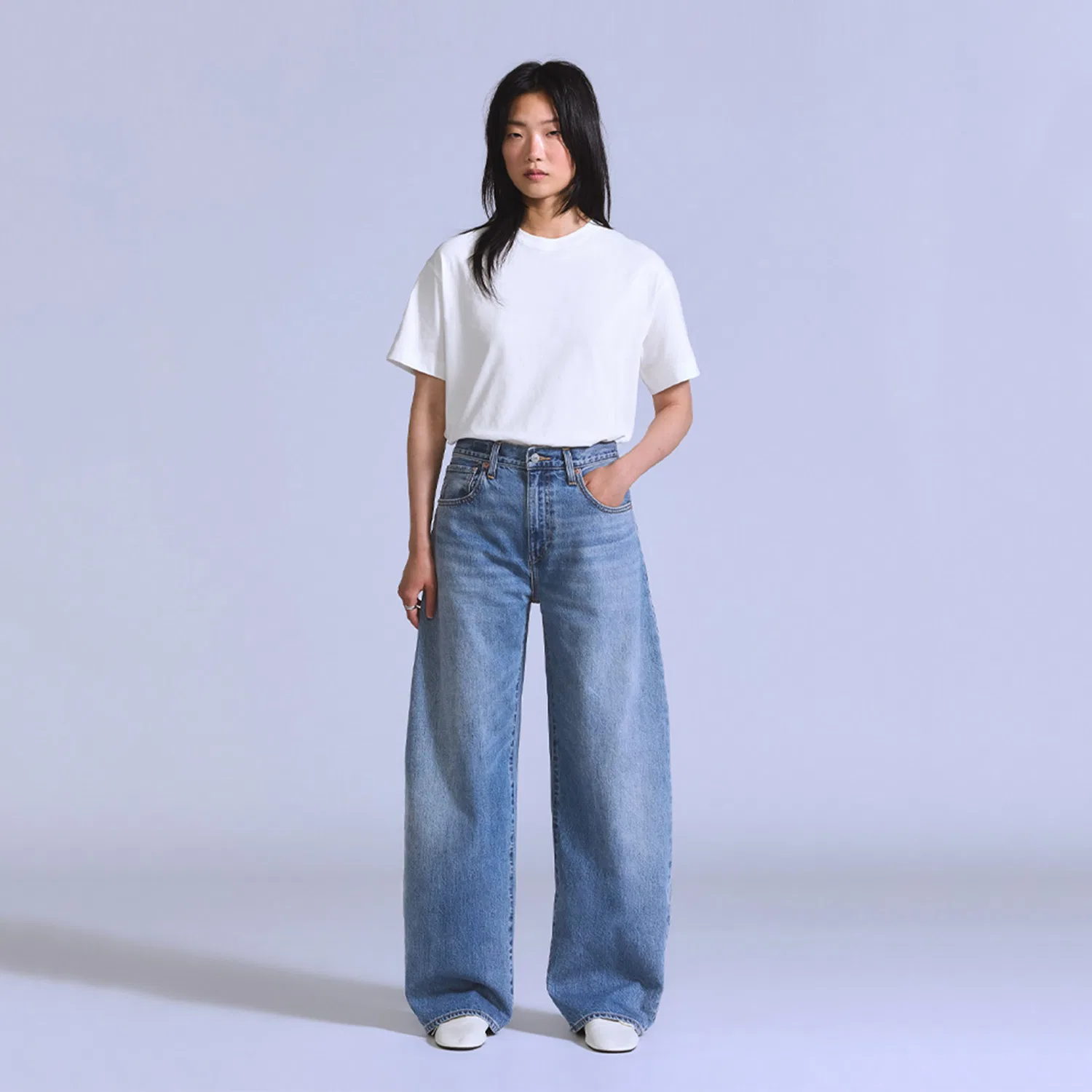 Женские джинсы Medium Blue скимитар-крой Levis, Medium Blue — фото 4