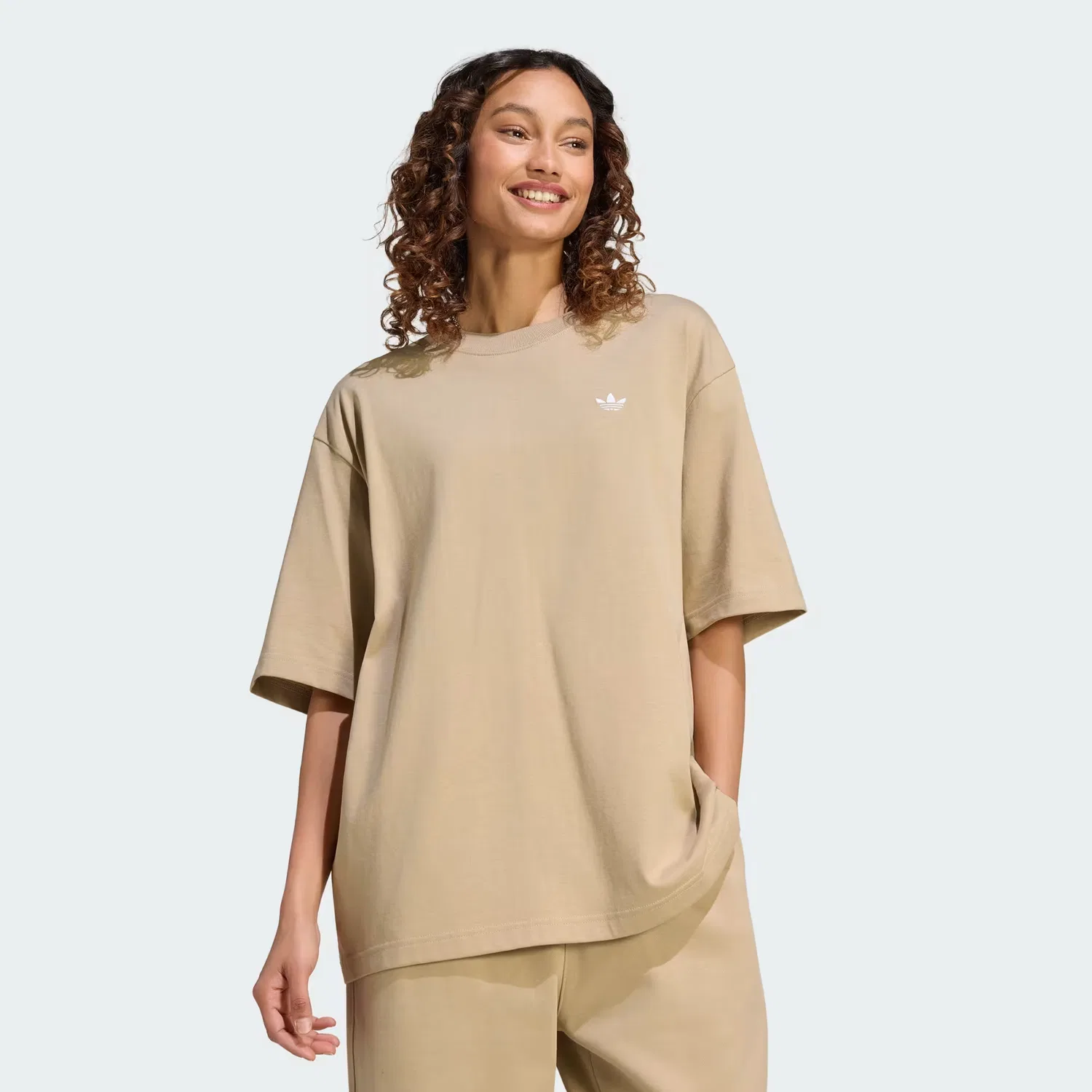 Женская футболка оверсайз ESSENTIALS BOYFRIEND TEE Adidas Originals, хаки three