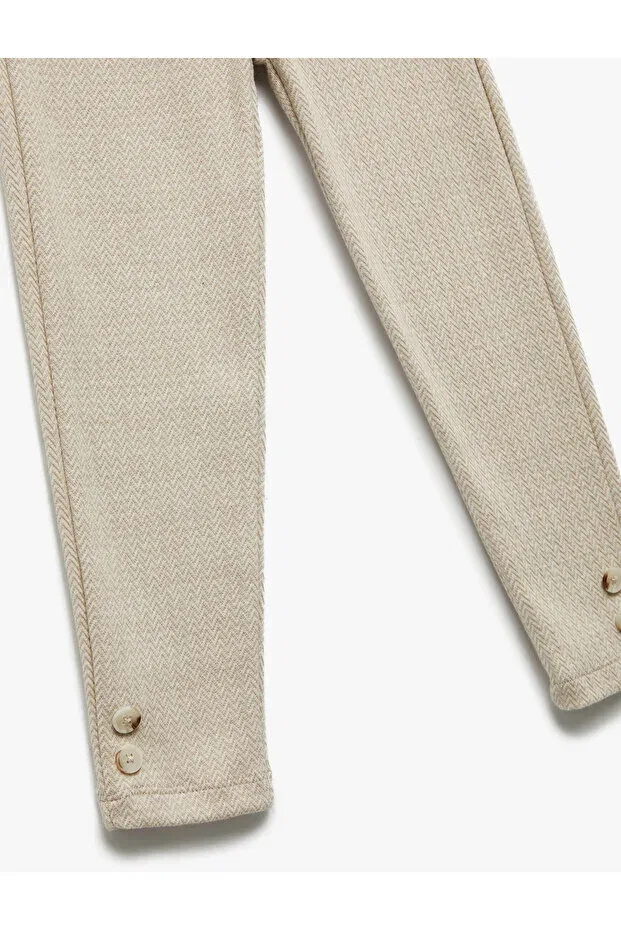 Детские леггинсы для девочек с принтом Button detailed houndstooth patterned long leggings with elastic waist Koton, Ecru — фото 3