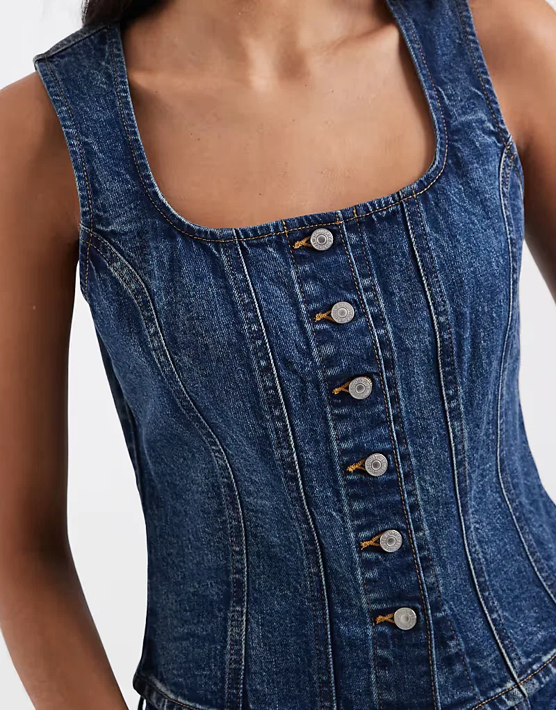 Джинсовая блузка Levi's с квадратным вырезом и скульптурным силуэтом, синий — фото 4