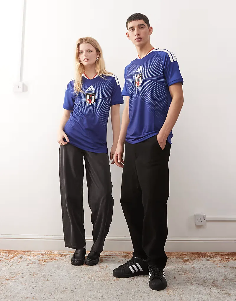 Домашняя футболка Adidas для Чемпионата мира по футболу 2026 года в Японии, синяя — фото 4