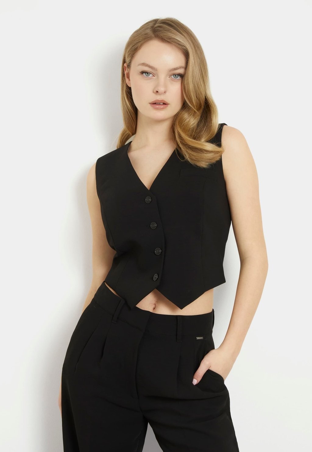 

Жилет Guess, черный