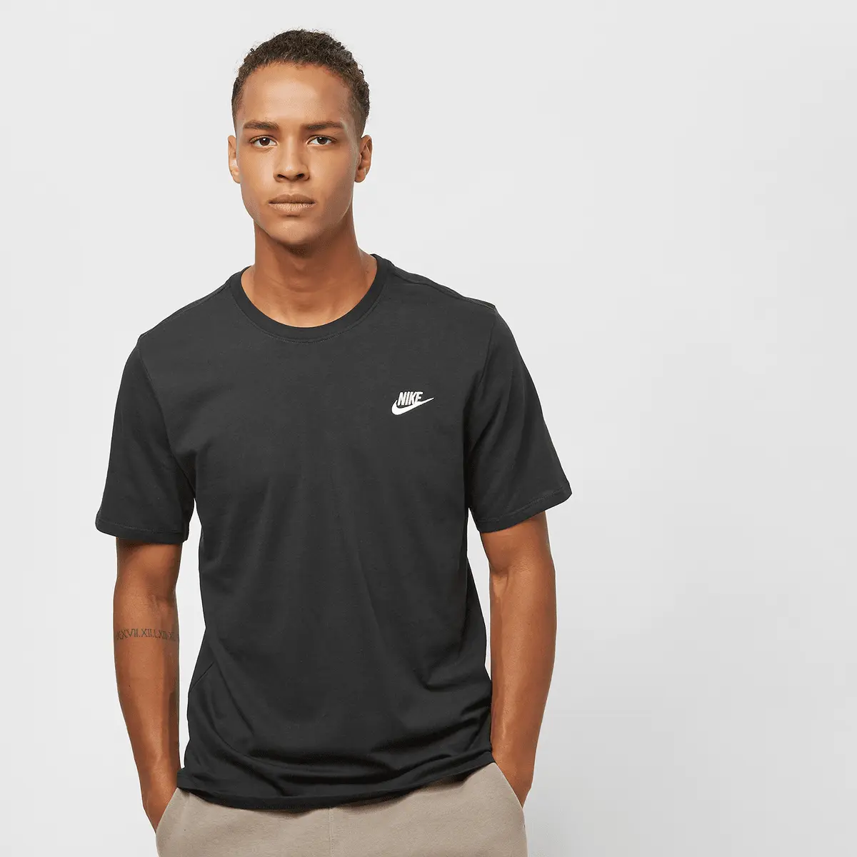 

Футболка Nike Sportswear Club T-Shirt, черный