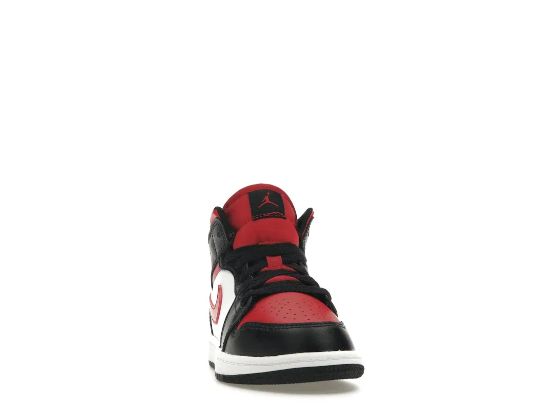 Детские кроссовки с перфорированным носком Jordan 1 Mid Jordan, Black/Fire Red-White — фото 2