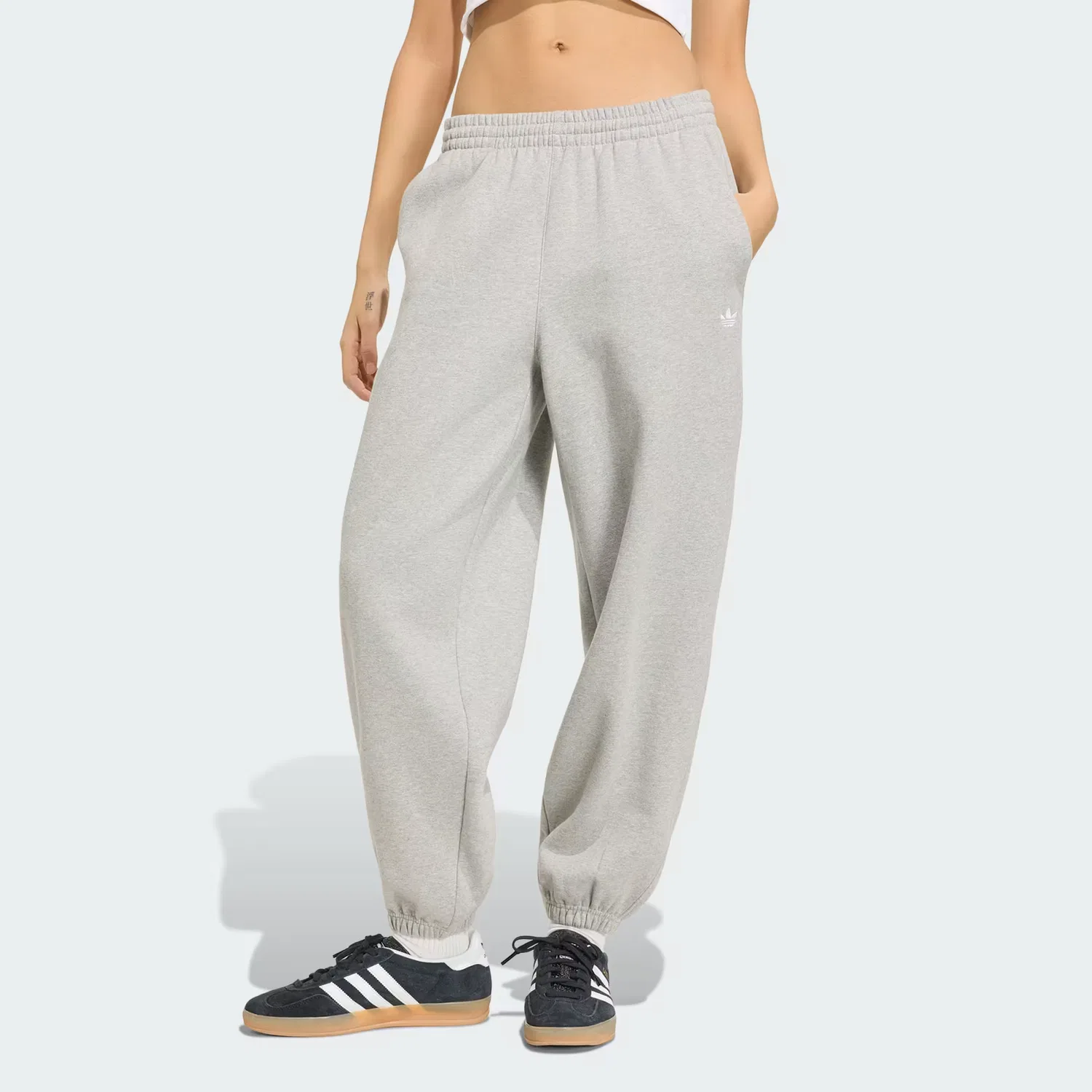 Женские спортивные брюки свободного кроя Essentials Loose Fleece Adidas Originals, серый меланж