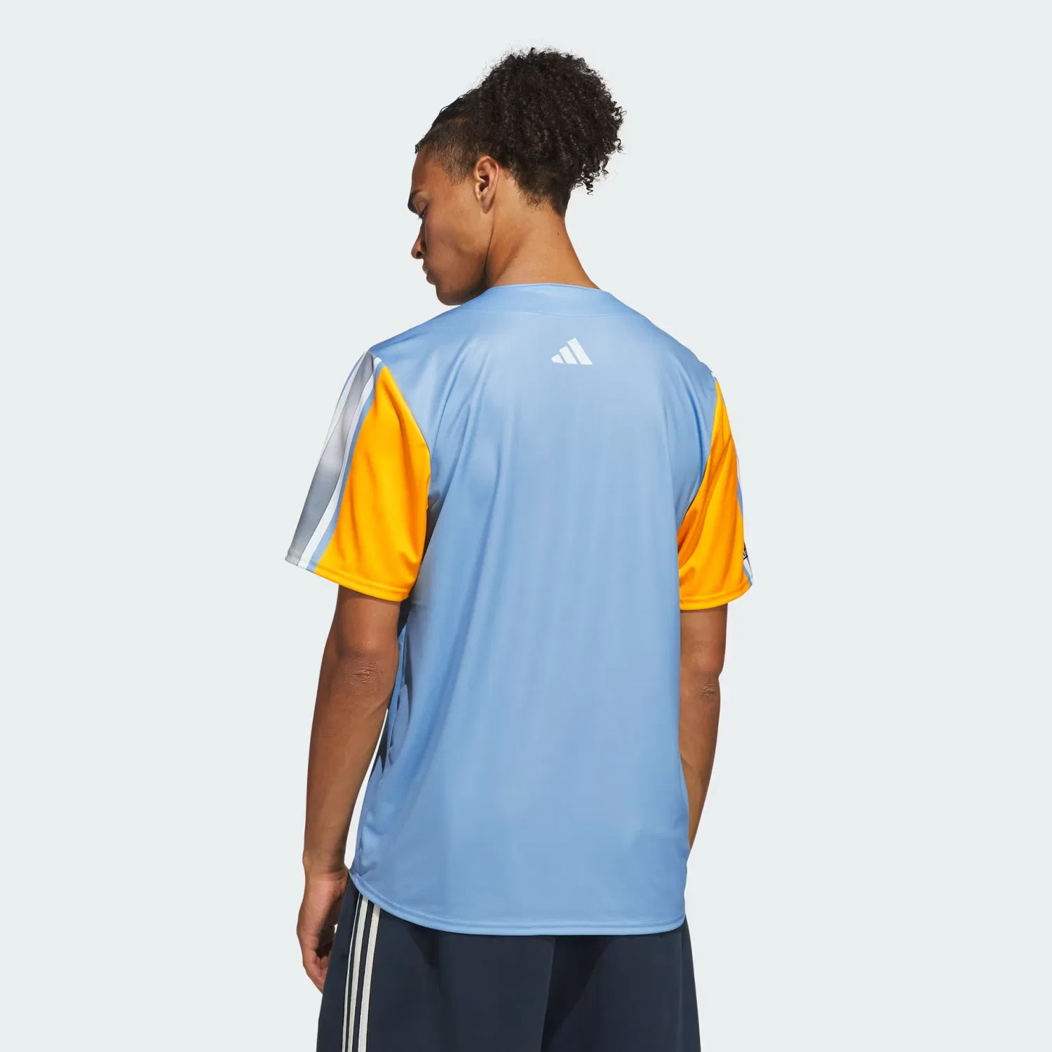 Бейсбольная джерси унисекс на двух пуговицах West Little League World Series Replica Adidas Performance, голубой/золотой — фото 2