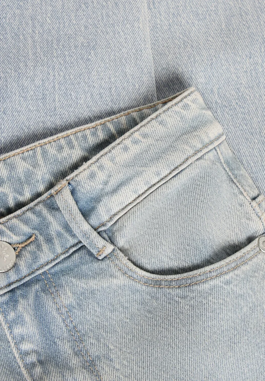 Джинсы широкого кроя, выстиранные, свободного кроя Indian Blue Jeans, Light Denim — фото 3