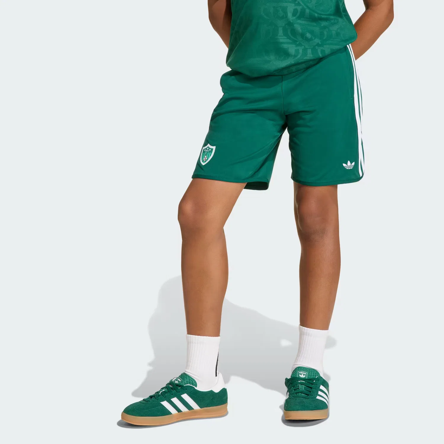 Детские шорты Disney с принтом Гуфи Adidas Originals, зеленый/белый — фото 3