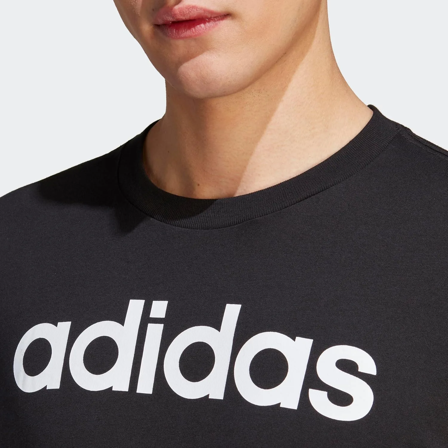Футболка adidas Essentials Single Jersey Linear Embroidered Logo — фото 4