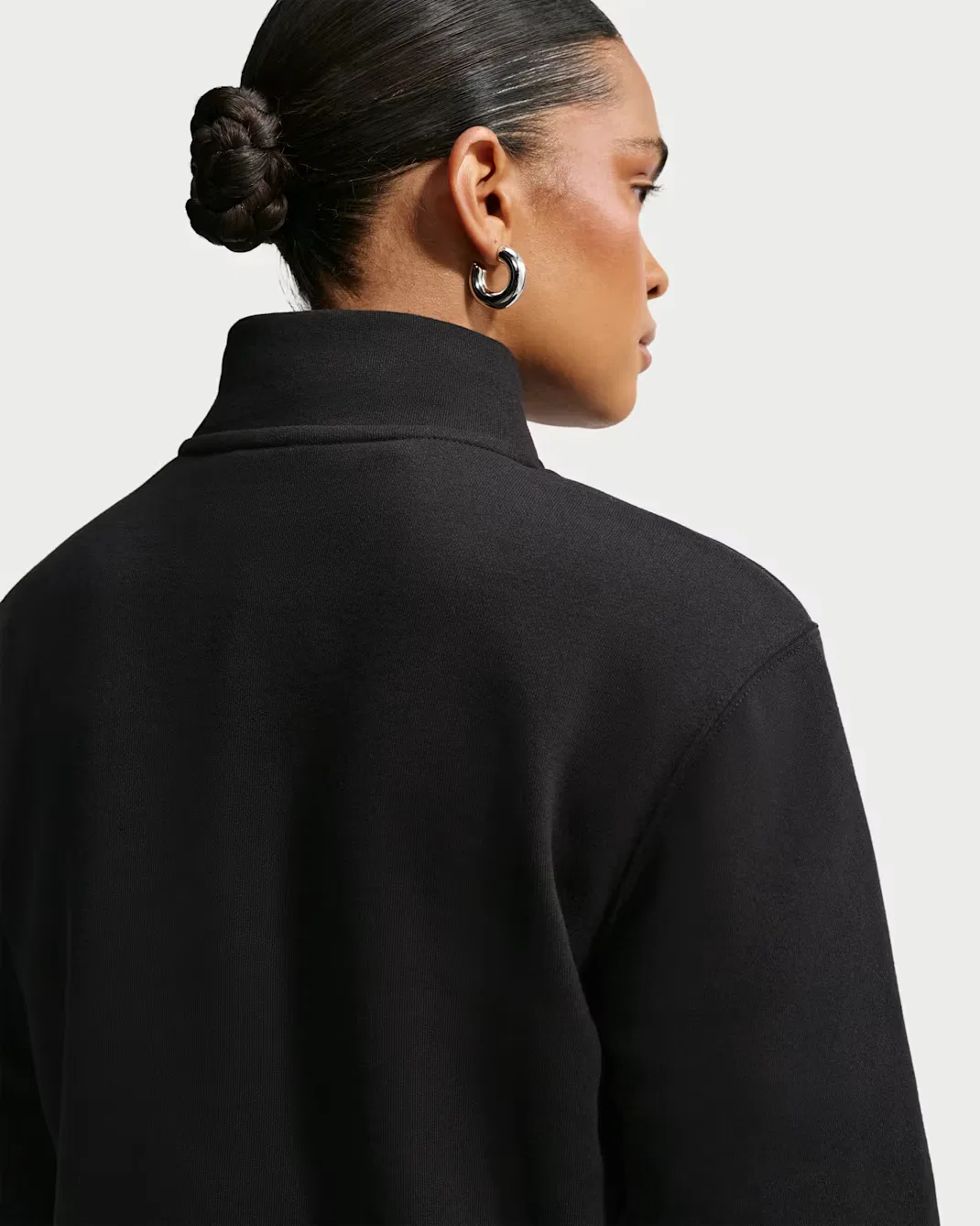 Женская футболка с застежкой-молнией на четверть длины Nike Studio Fleece Medium Weight, Total Black/Sail — фото 2