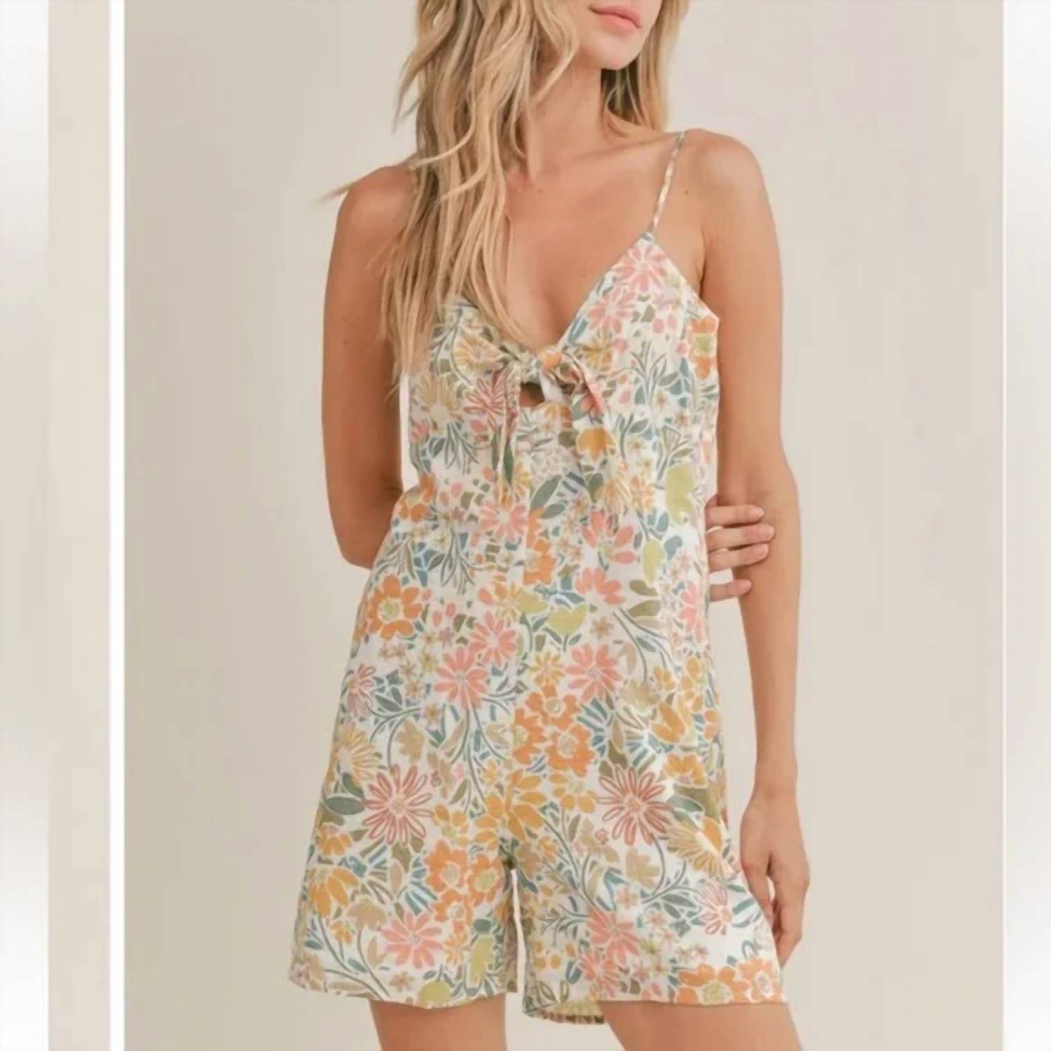 

Комбинезон Dream On Tie Front в цвете Multi Sadie & Sage