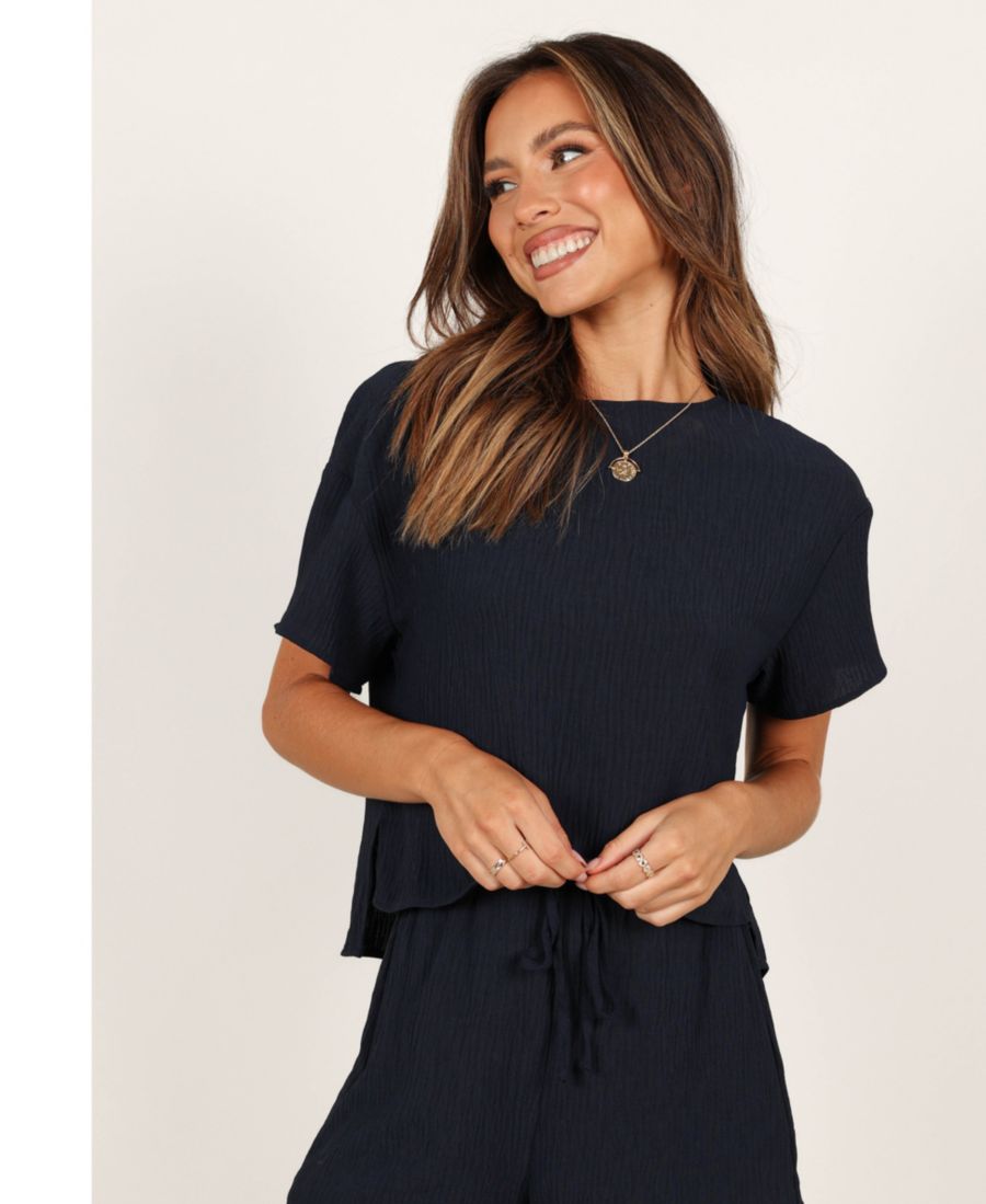 

Женский комплект Ittai: топ и шорты Petal and Pup, Navy