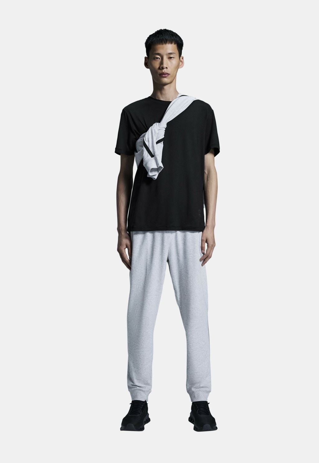 

Спортивные брюки STUDIO JOGGERS On, серый