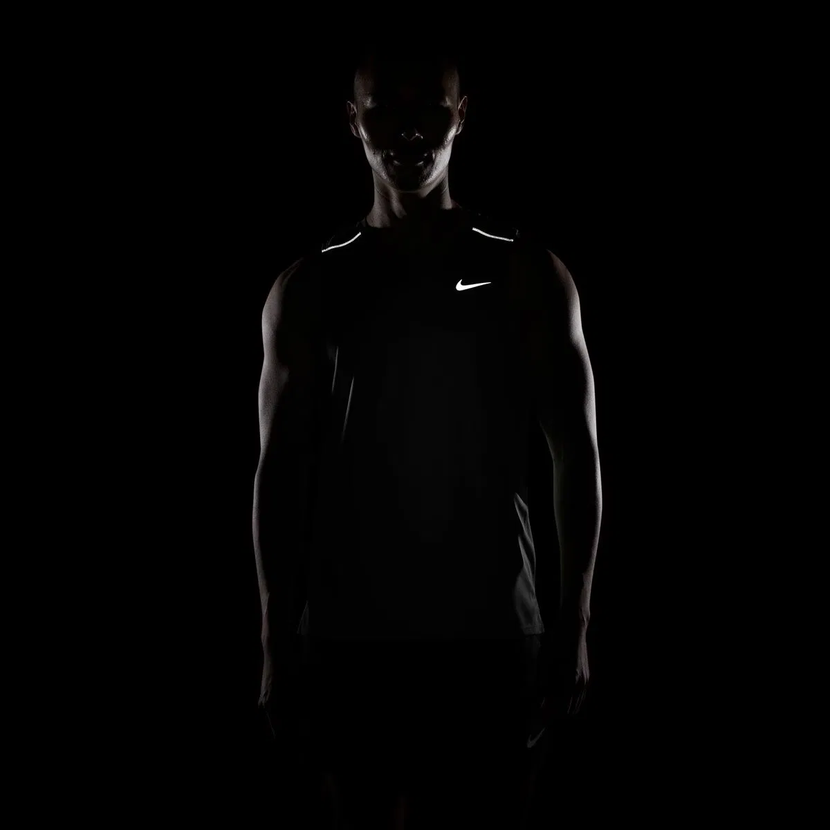 Мужской топ без рукавов Dri-Fit Miler Tank Nike, Black Reflective Silver — фото 4