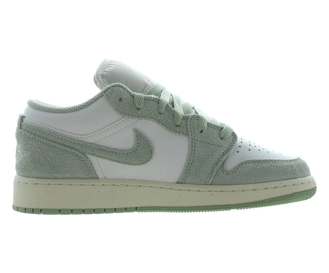 Детские кроссовки для мальчиков из замши Air Jordan 1 Low Se Big Kids Shoes NIKE, White Seafoam Vela — фото 2